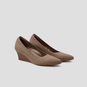 VIVAIA Pointed-Toe Wedge (Aria Wedge Pro) Size 6.5/37 Color Espresso Brown